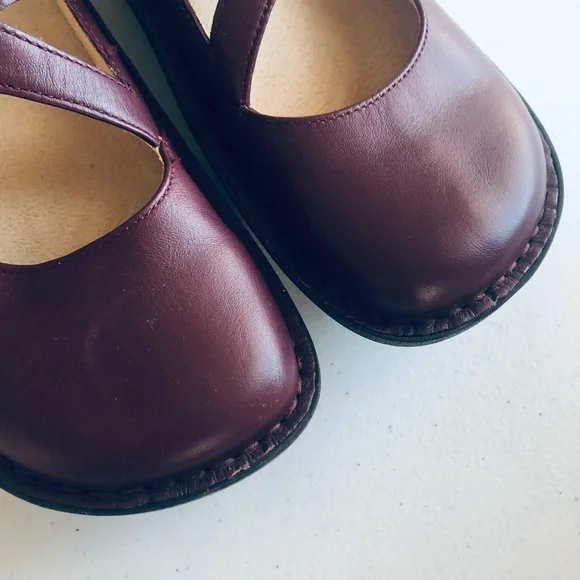 Alegria Women's Burgandy Mary Jane Shoes - Picture 3 of 9